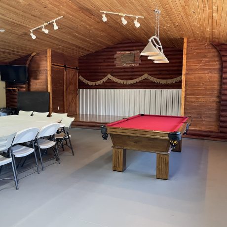 Image of pool table at Nugget RV Park