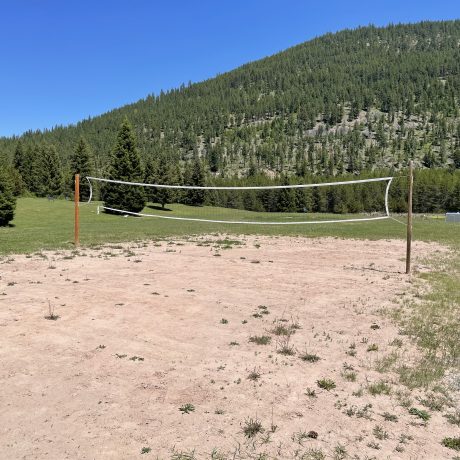 Image of volleyball net on dirt at Nugget RV Park