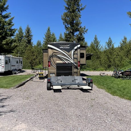 Image of RVs parked at Nugget RV Park